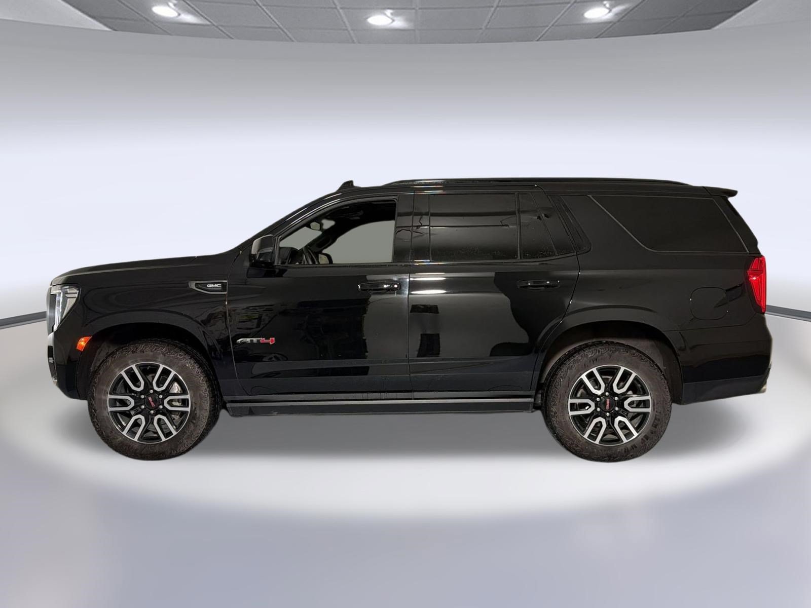 Used 2024 GMC Yukon AT4 w/ AT4 Premium Package AWD/4WD image 2