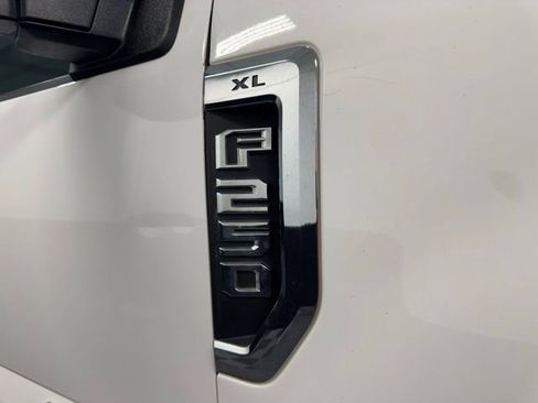 Used 2019 Ford F250 XL w/ Power Equipment Group AWD/4WD image 30