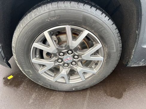 Used 2020 GMC Acadia SLE w/ Driver Convenience Package image 9