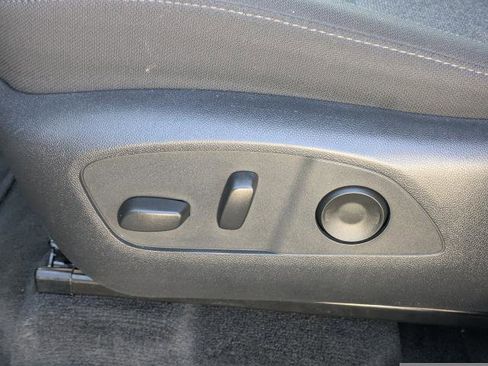 Used 2025 GMC Acadia Elevation FWD image 26