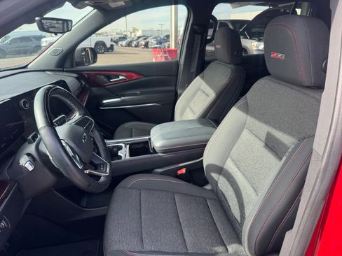 Used 2024 Chevrolet Traverse Z71 w/ Enhanced Driving Package image 12