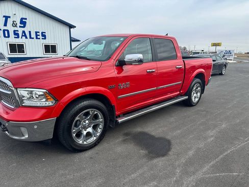 Used 2018 RAM 1500 Laramie w/ Convenience Group AWD/4WD image 3