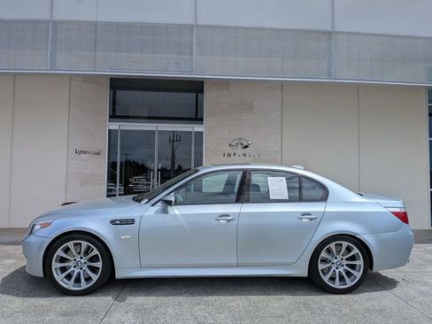 Used 2006 BMW M5 RWD image 3