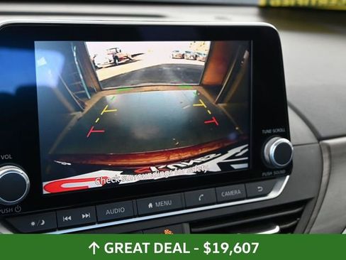 Used 2024 Nissan Altima 2.5 SV image 30