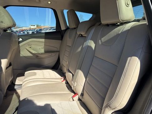 Used 2015 Ford Escape SE w/ SE Chrome Package image 10