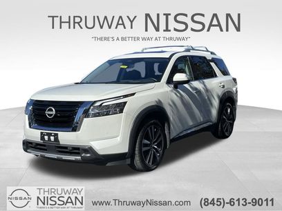 Used 2024 Nissan Pathfinder Platinum w/ Cargo Package