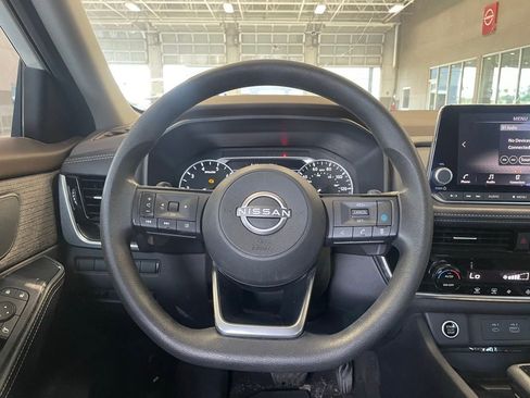 Certified 2022 Nissan Rogue SV FWD image 13