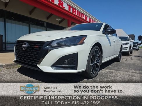 Used 2025 Nissan Altima 2.5 SR AWD/4WD image 1