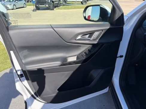 Used 2025 Chevrolet Equinox LT image 8