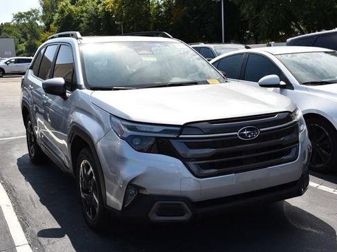Used 2025 Subaru Forester Limited AWD/4WD image 4