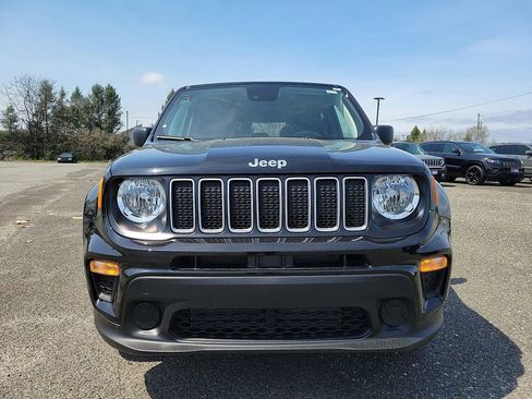 New 2023 Jeep Renegade Latitude image 2