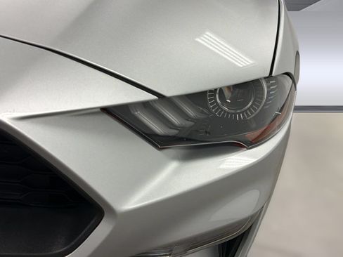 Used 2019 Ford Mustang Coupe RWD image 11