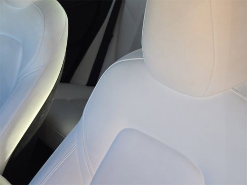 Used 2021 Tesla Model 3 Standard Range Plus image 10