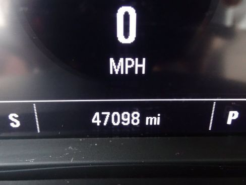 Used 2019 Chevrolet Equinox LS w/ LS Convenience Package FWD image 23