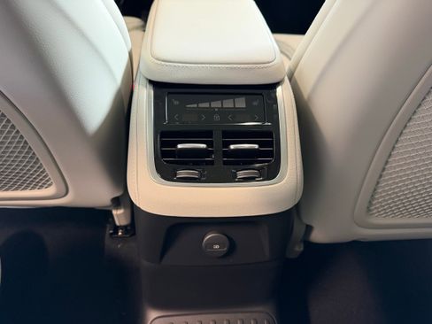 New 2026 Volvo XC90 T8 Ultra w/ Protection Package Premier AWD/4WD image 25