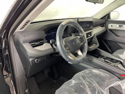 New 2026 Ford Explorer Active image 2