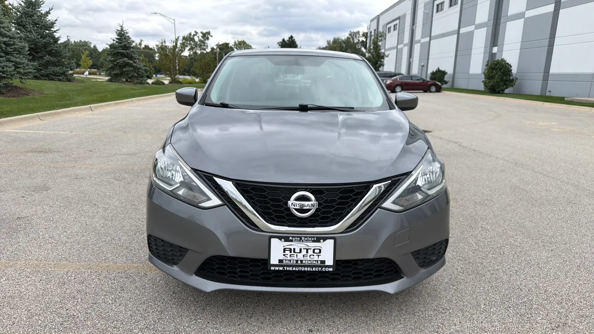 Used 2016 Nissan Sentra SV FWD image 2