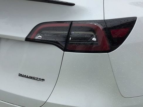 Used 2022 Tesla Model Y Performance AWD/4WD image 11