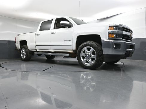 Used 2018 Chevrolet Silverado 2500 LTZ w/ Z71 Package, Off-Road image 31