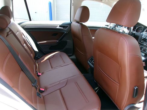 Used 2019 Volkswagen Golf Alltrack SEL image 11