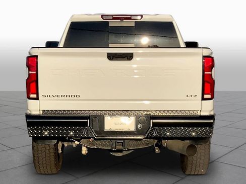 Used 2024 Chevrolet Silverado 2500 LTZ w/ LTZ Convenience Package image 5