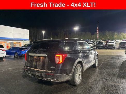 Used 2023 Ford Explorer XLT w/ Equipment Group 202A image 3