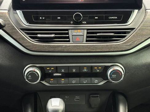 Certified 2023 Nissan Altima 2.5 SV w/ SV Premium Package FWD image 13