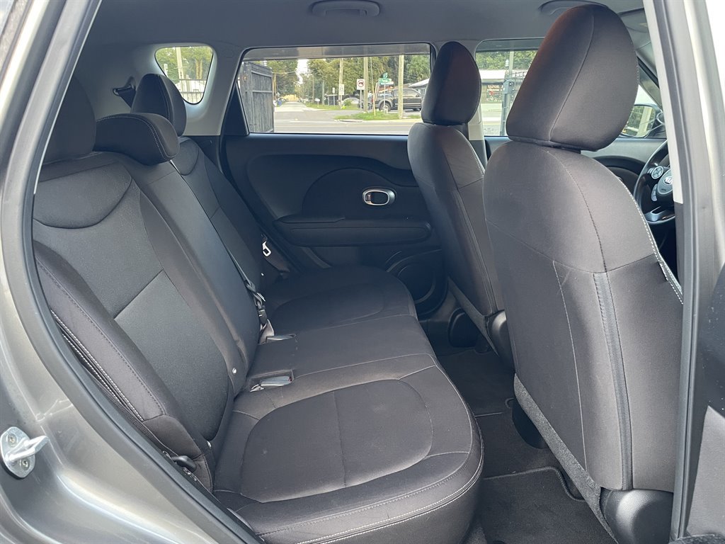 Used 2016 Kia Soul FWD image 23