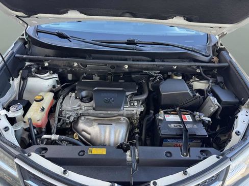 Used 2014 Toyota RAV4 LE FWD image 13
