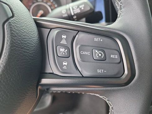 Used 2025 Jeep Gladiator Sport AWD/4WD image 30
