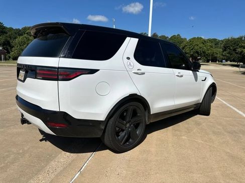Used 2024 Land Rover Discovery Dynamic SE AWD/4WD image 4