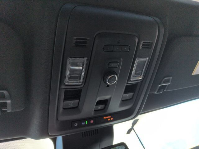 Used 2023 GMC Yukon SLT AWD/4WD image 41