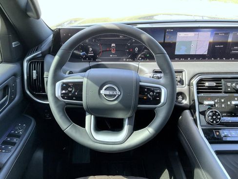 Used 2025 Nissan Armada Platinum Reserve AWD/4WD image 13