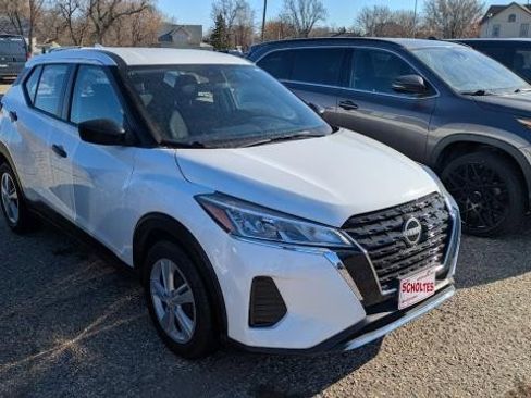 Used 2023 Nissan Kicks S image 2