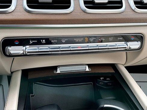 Certified 2022 Mercedes-Benz GLS 450 4MATIC image 18