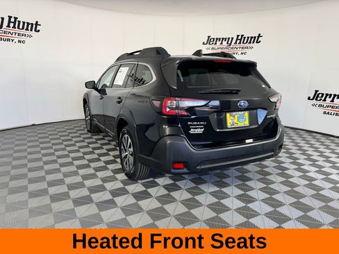 Used 2024 Subaru Outback Premium image 9