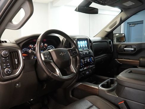 Used 2021 Chevrolet Silverado 1500 LT Trail Boss w/ Convenience Package II AWD/4WD image 9