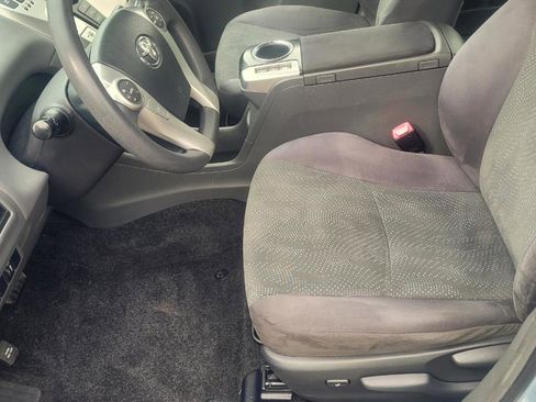 Used 2014 Toyota Prius V Three FWD image 11