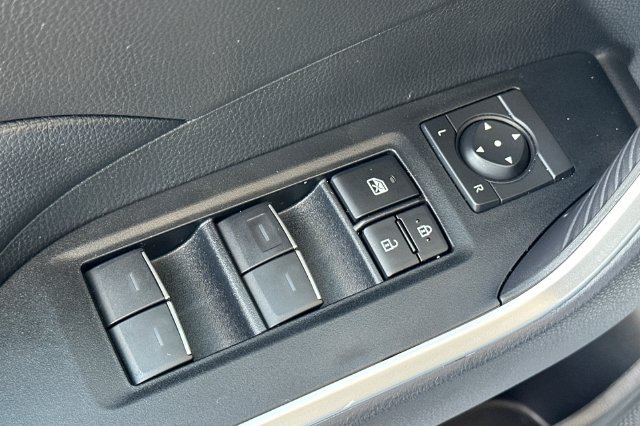 Used 2025 Toyota RAV4 XLE FWD image 13