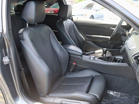 Used 2018 BMW M2 RWD image 32
