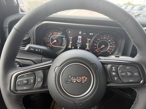 New 2026 Jeep Wrangler Unlimited Rubicon AWD/4WD image 21