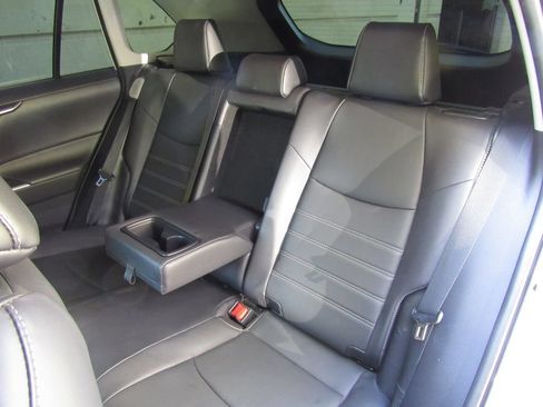 Used 2025 Toyota RAV4 XLE Premium w/ Weather Package AWD/4WD image 17