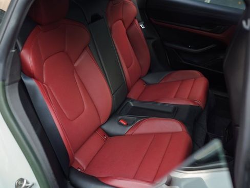 Used 2022 Porsche Taycan image 25