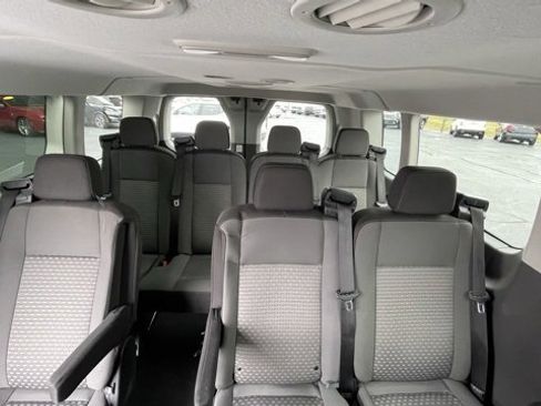 Used 2023 Ford Transit 350 XLT image 9