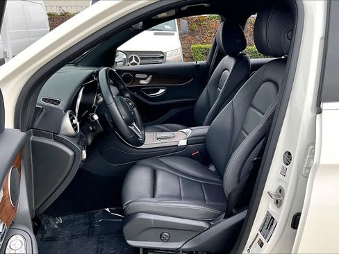 Used 2022 Mercedes-Benz GLC 300 GLC 300 image 8