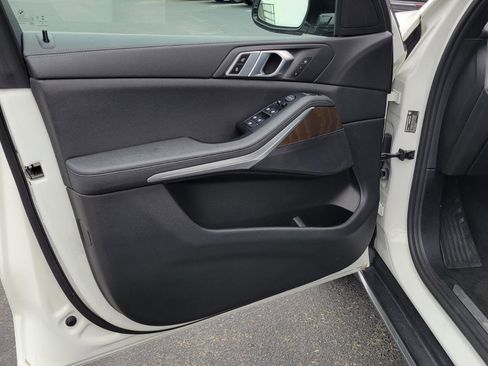 Used 2020 BMW X5 sDrive40i image 16