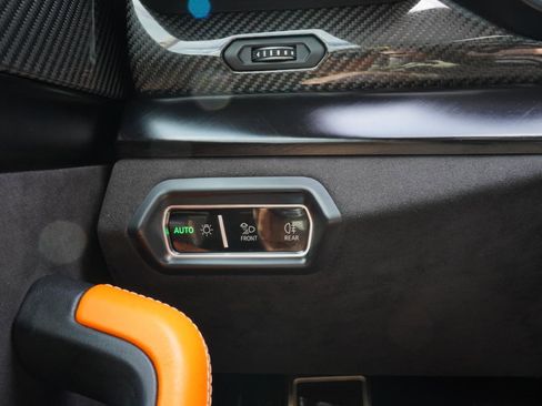 Used 2022 Lamborghini Urus image 27