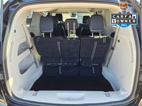 Used 2023 Chrysler Pacifica Touring-L FWD image 24