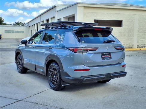 New 2025 Mitsubishi Outlander AWD image 3