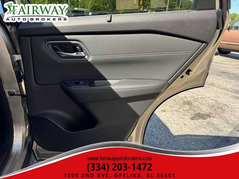 Used 2026 Nissan Rogue Platinum w/ Platinum Premium Package AWD/4WD image 33